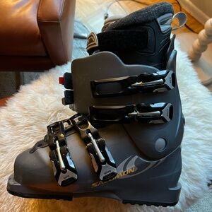 Salomon Gray Ski Boots Women’s 7